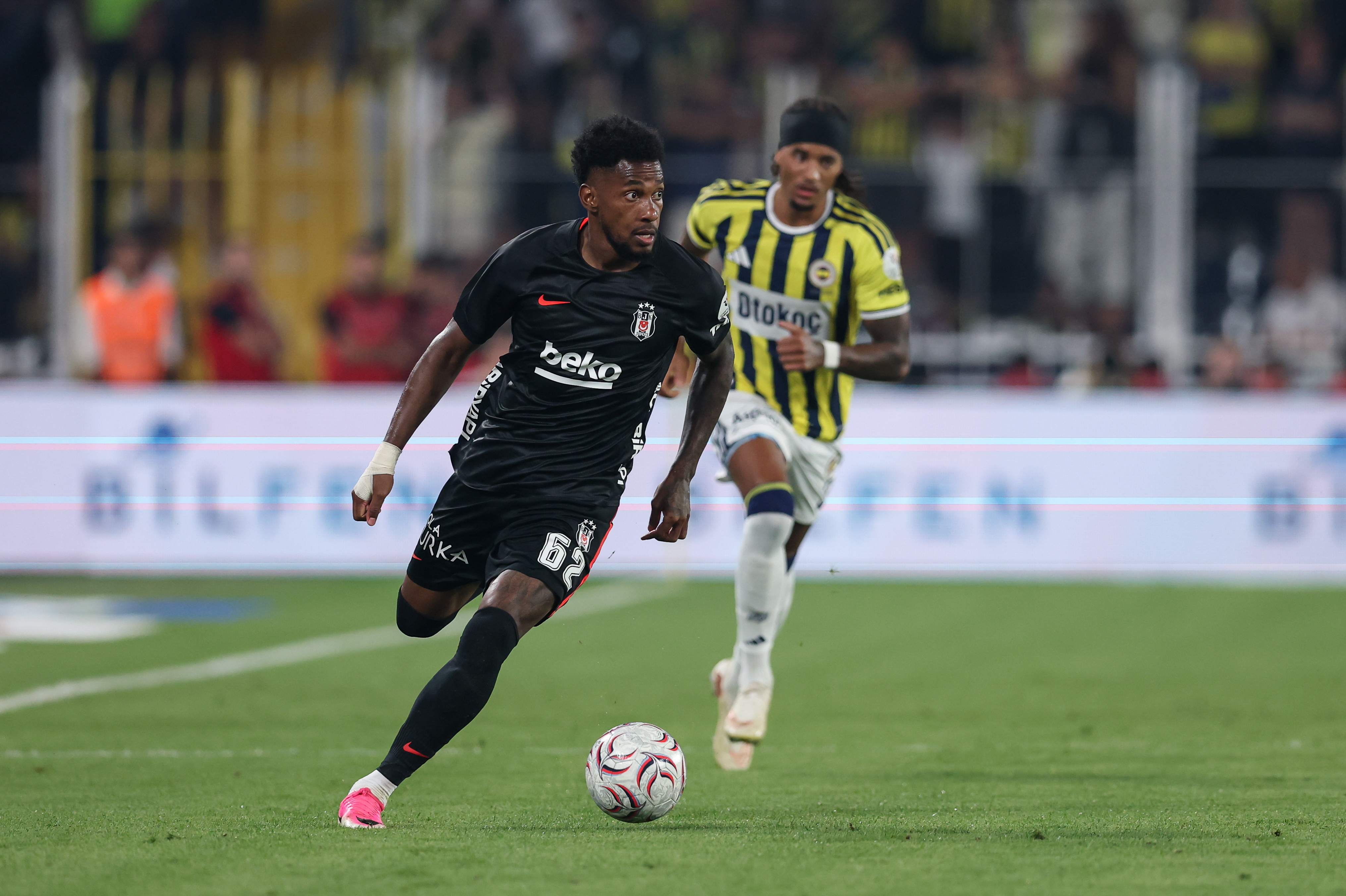 Amir Murillo Beşiktaş'ta parlıyor: 2 golle Avrupa Ligi'ne hazırlanıyor
