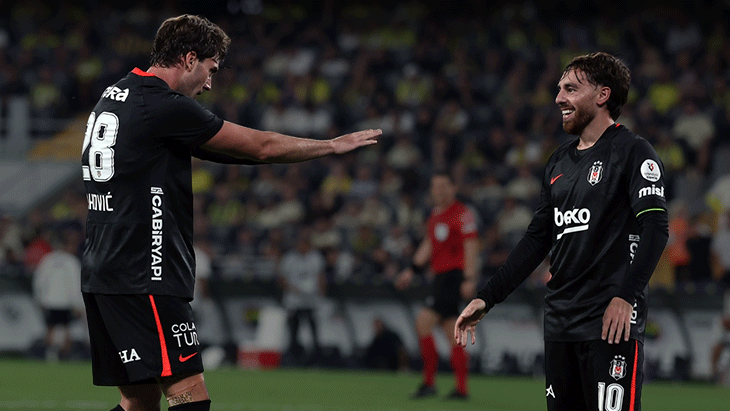 Beşiktaş, Fenerbahçe'yi 2-1 ile geçerek derbide galip geldi