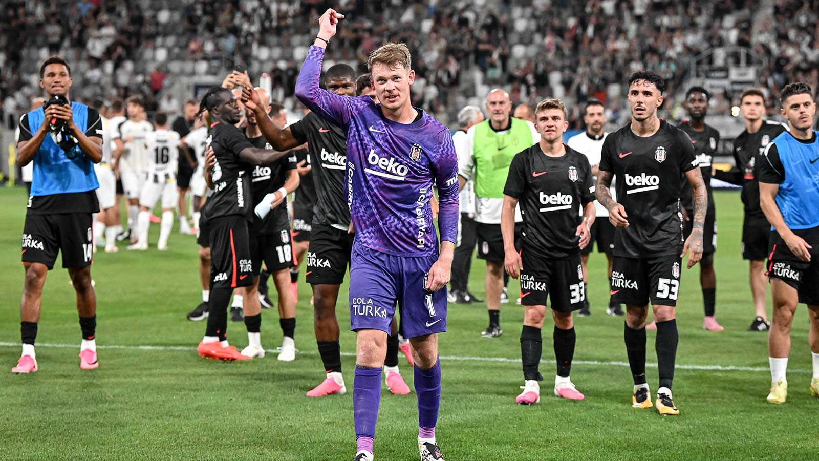 Alexander Nübel, Beşiktaş'ın zaferinde 13 kurtarışla dikkat çekti